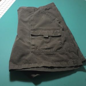 St. Johns Bay Men’s Cargo Shorts Size 44